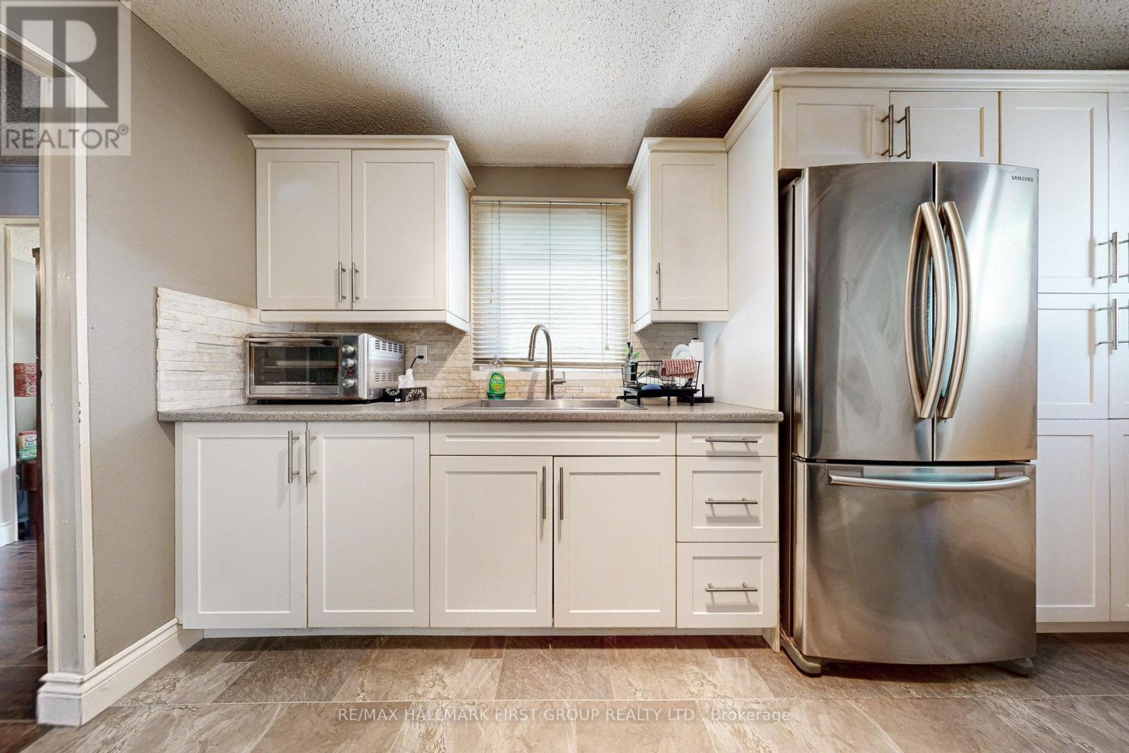 Photo 11 of 4 Kawartha Road, Clarington ON