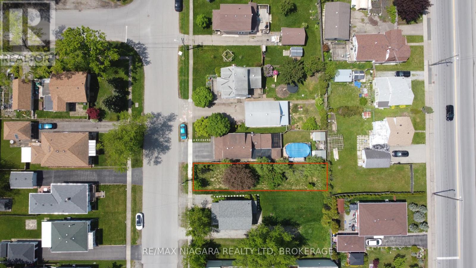 Photo 3 of 106 Chestnut Street, Port Colborne ON