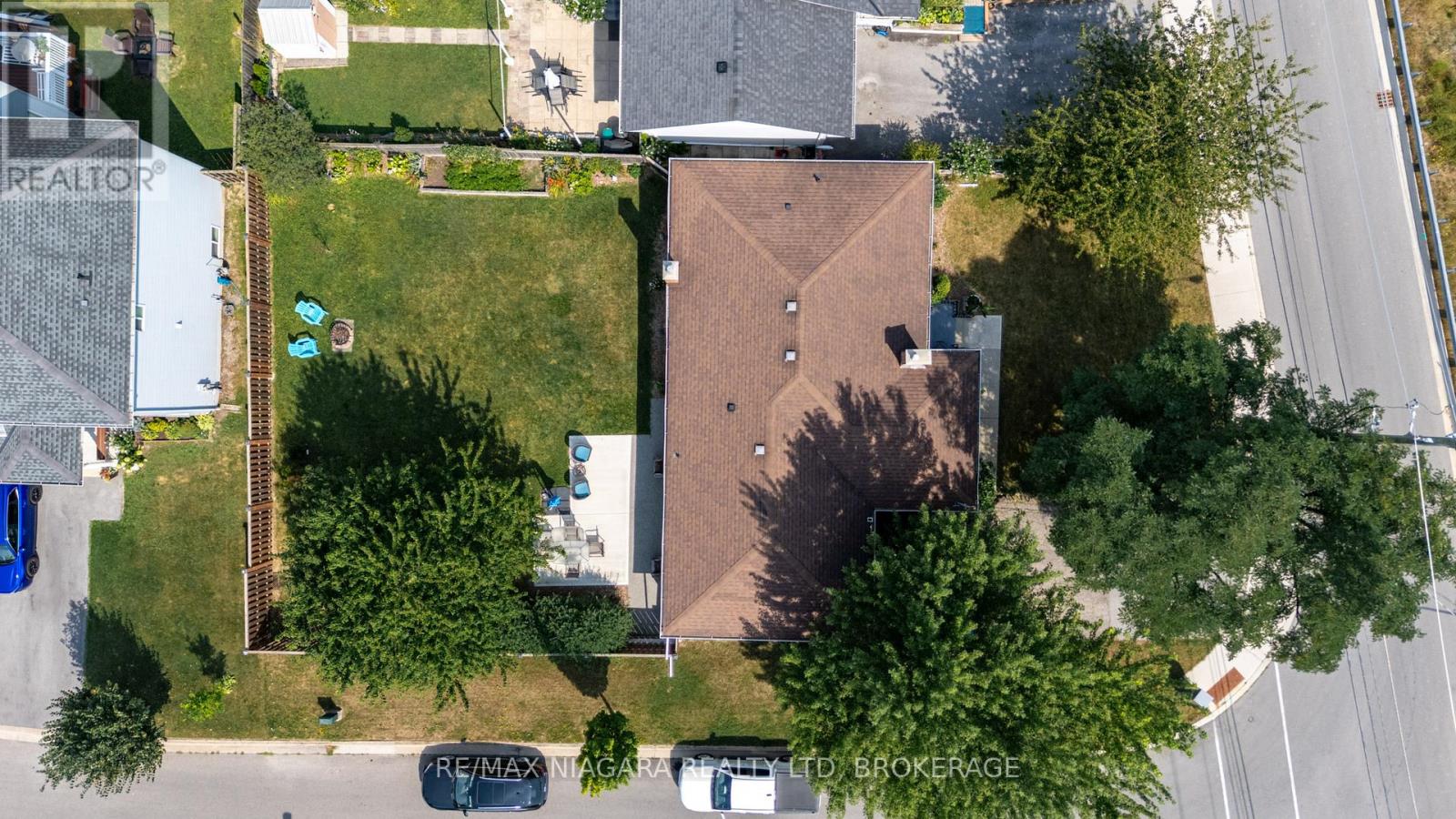 Photo 7 of 63 Moffatt Street, St Catharines ON