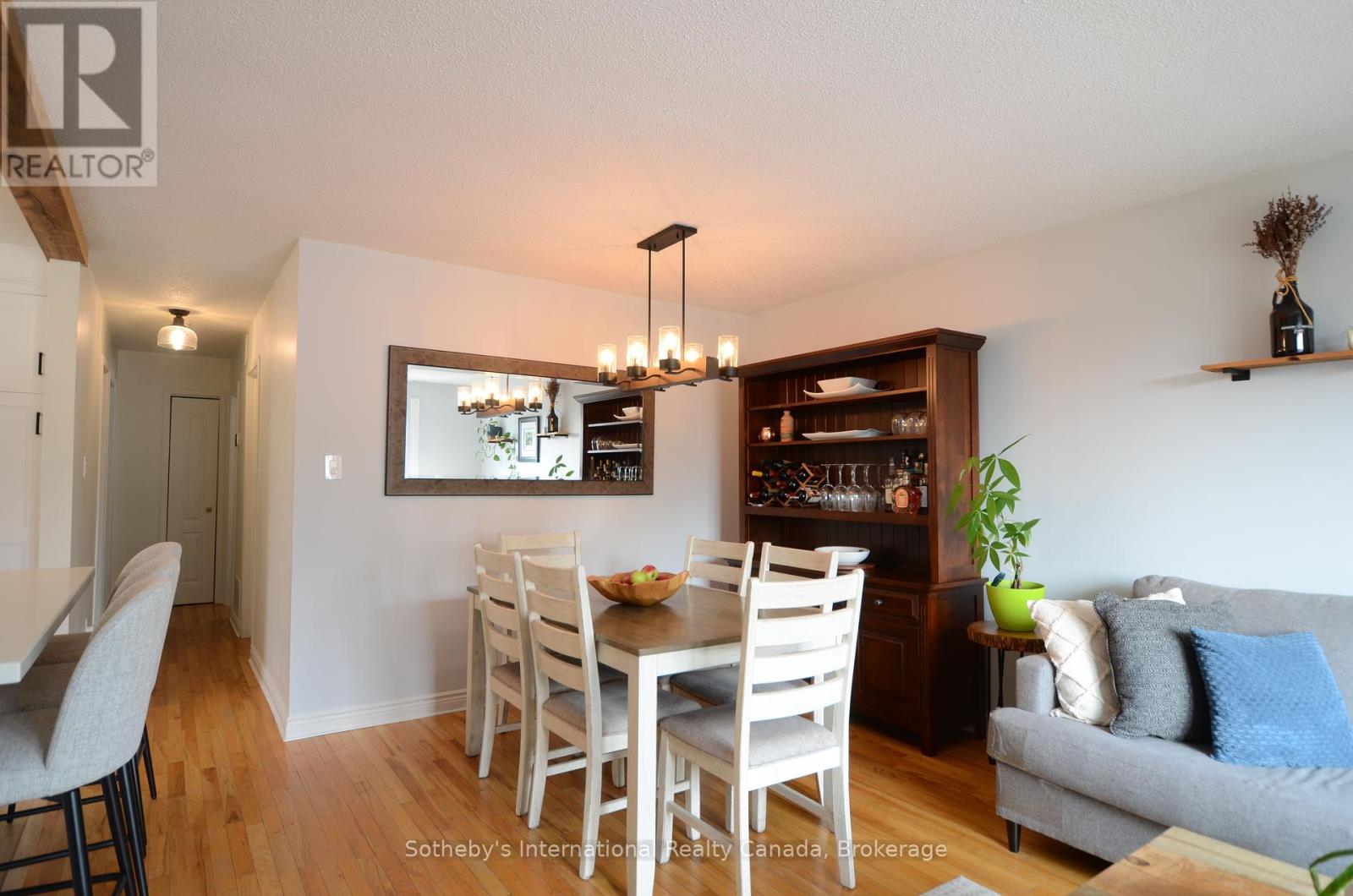 Photo 5 of 6 Longview Drive, Bradford West Gwillimbury ON