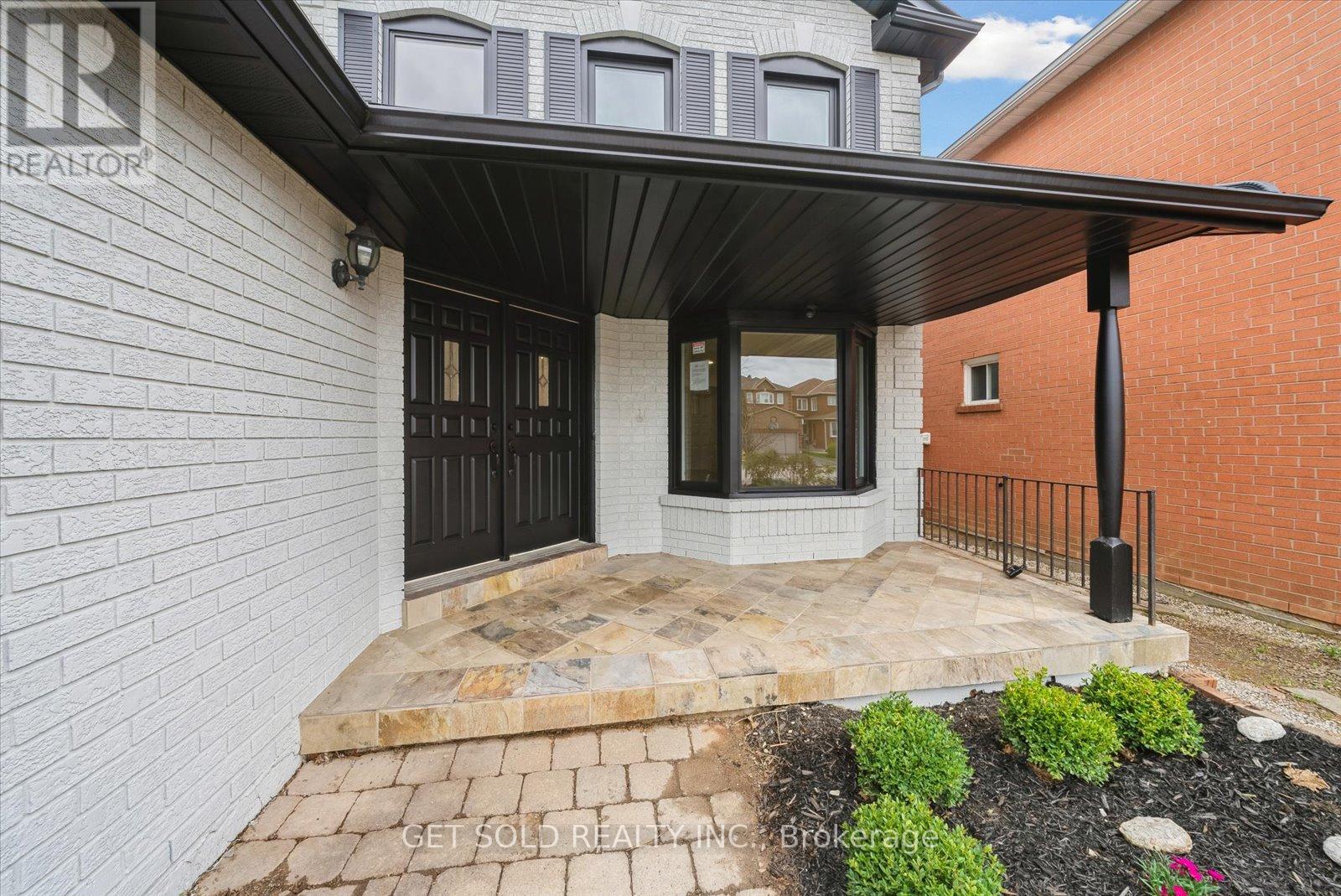 27 EDENBRIDGE DRIVE - 2