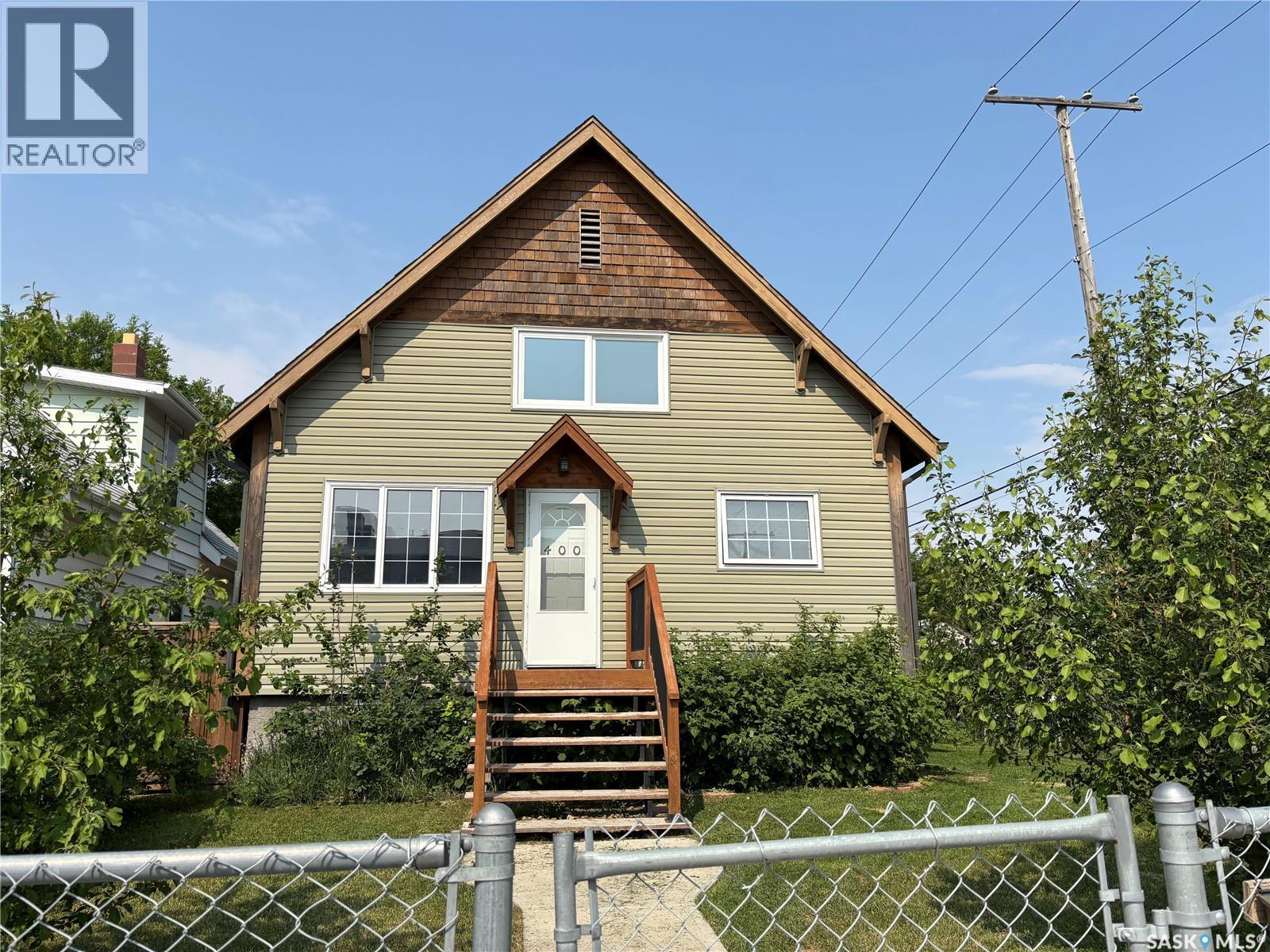 Photo 2 of 400 Toronto Street, Regina SK