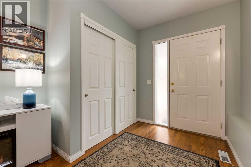 Single Family House 4 Level for Sale in   Silver Springs Road NW Silver Springs Calgary 