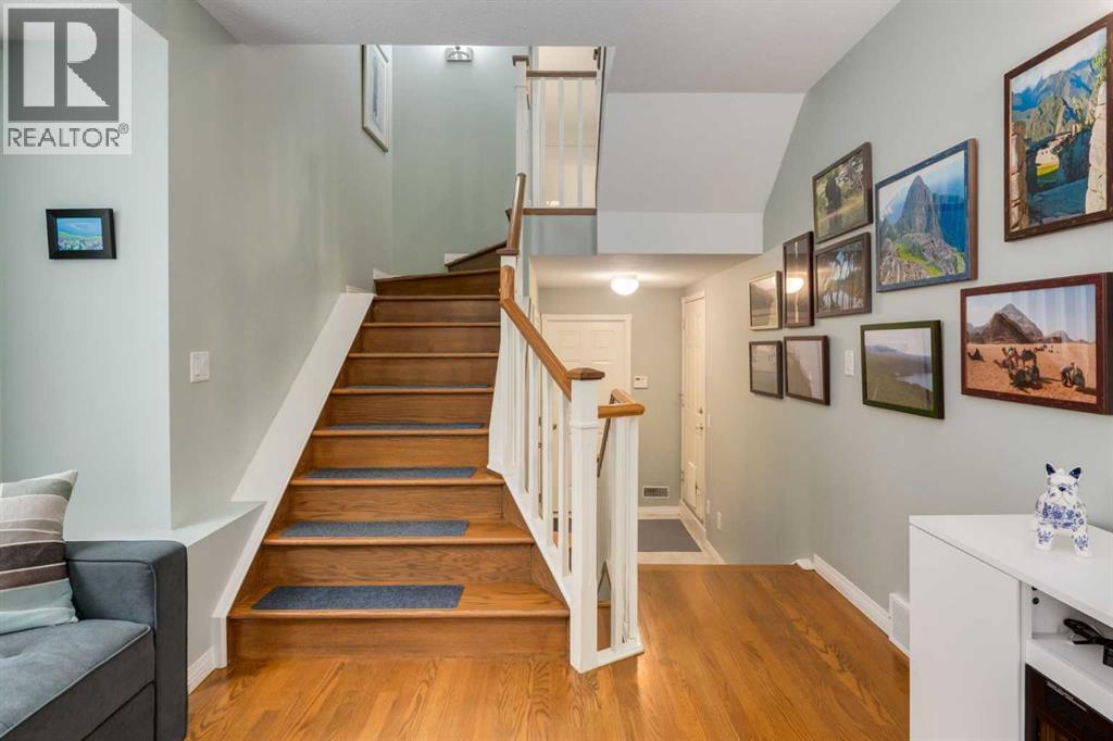 Single Family House 4 Level for Sale in   Silver Springs Road NW Silver Springs Calgary 