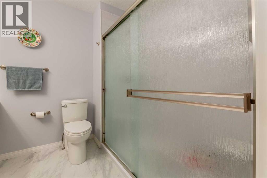 Single Family House 4 Level for Sale in   Silver Springs Road NW Silver Springs Calgary 
