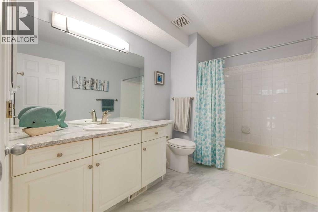 Single Family House 4 Level for Sale in   Silver Springs Road NW Silver Springs Calgary 