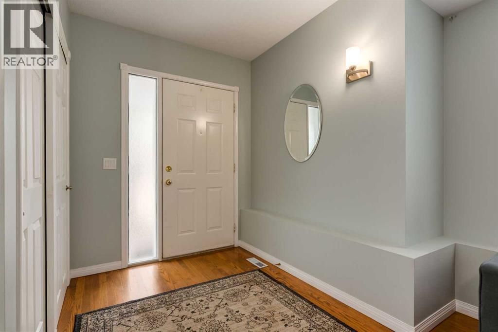 Single Family House 4 Level for Sale in   Silver Springs Road NW Silver Springs Calgary 