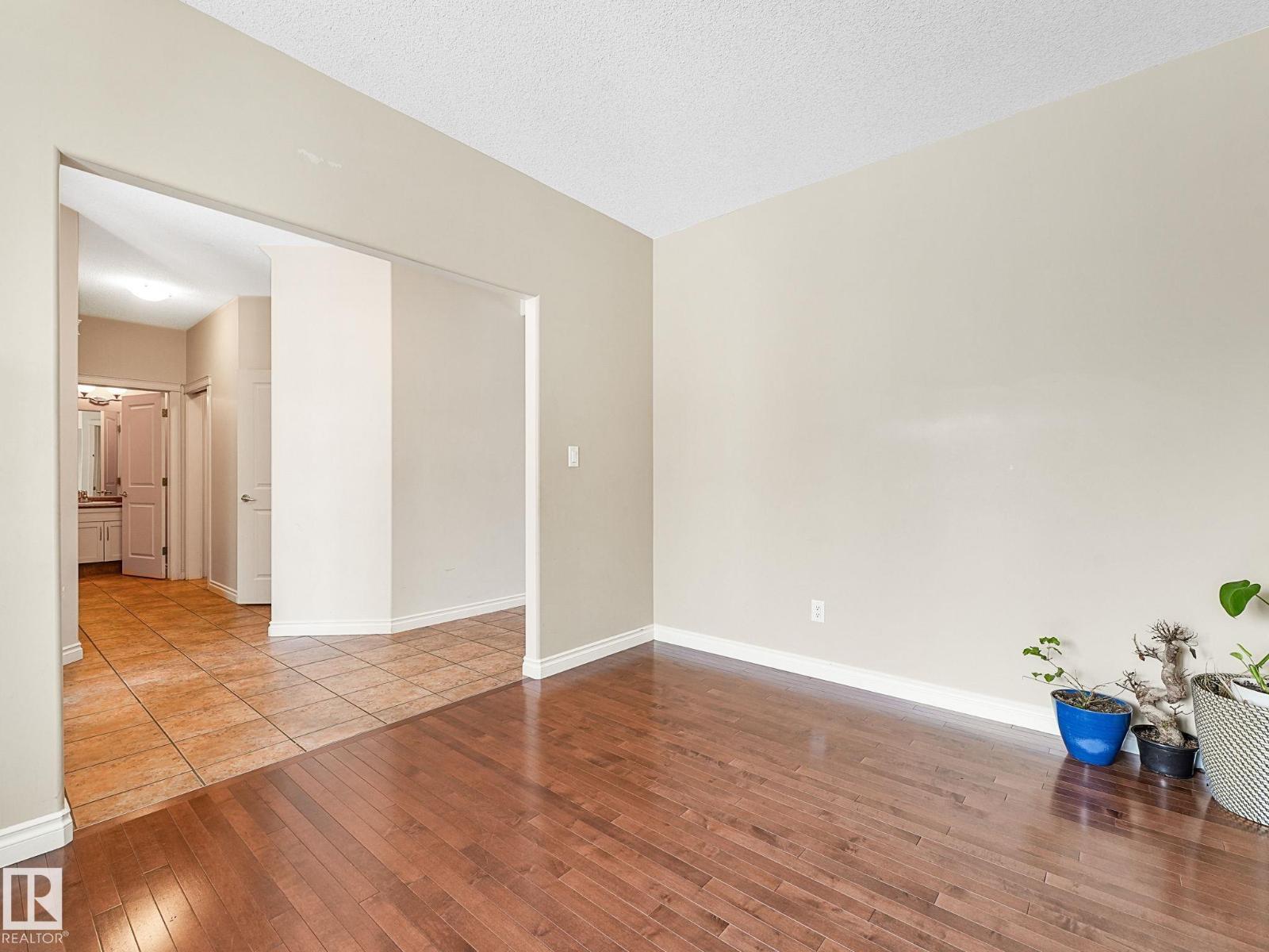 Photo 21 of 1024 Hope Rd Nw, Edmonton AB