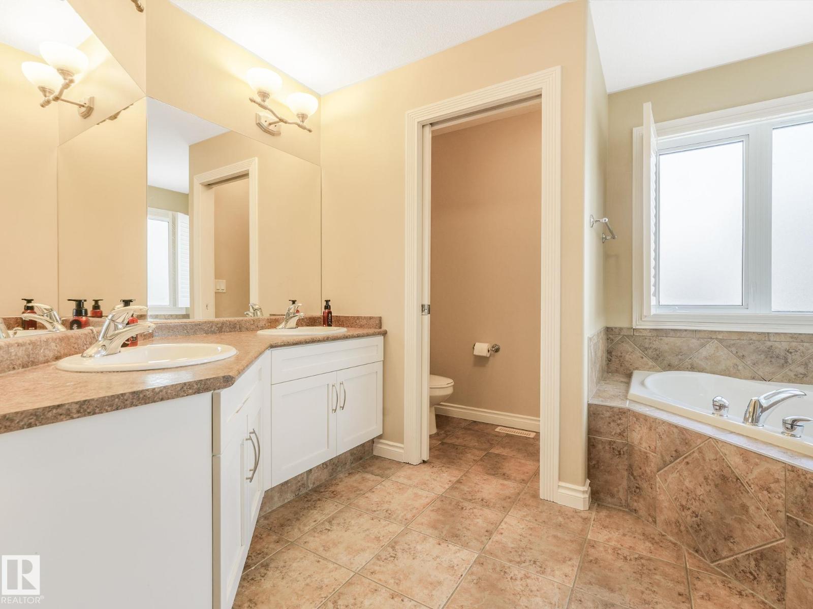 Photo 34 of 1024 Hope Rd Nw, Edmonton AB