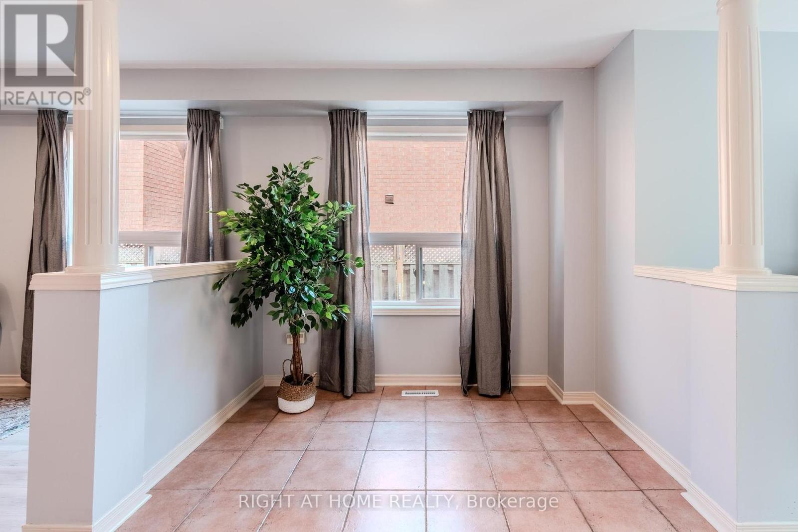 Photo 8 of 2463 Lazio Lane, Oakville ON