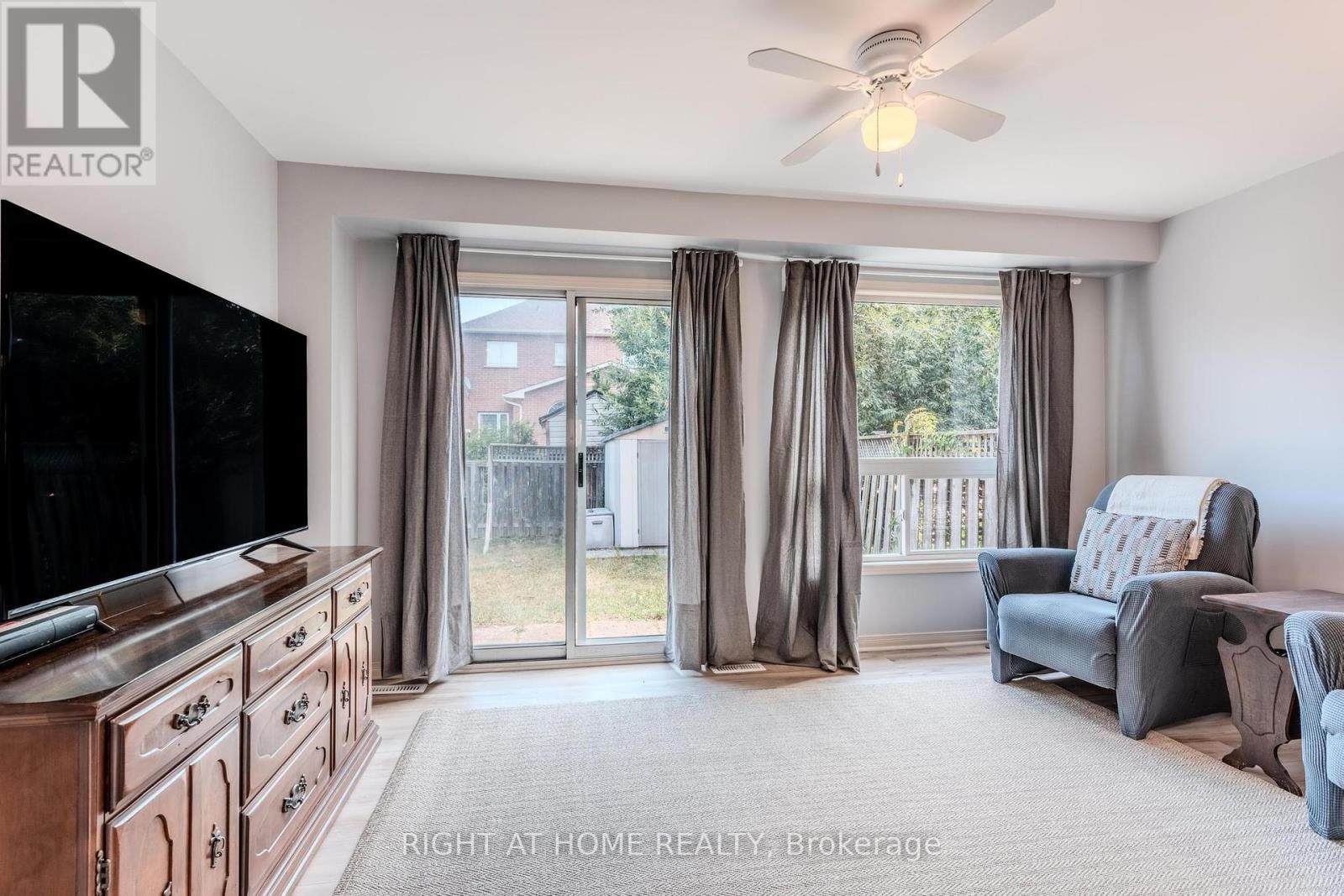 Photo 3 of 2463 Lazio Lane, Oakville ON