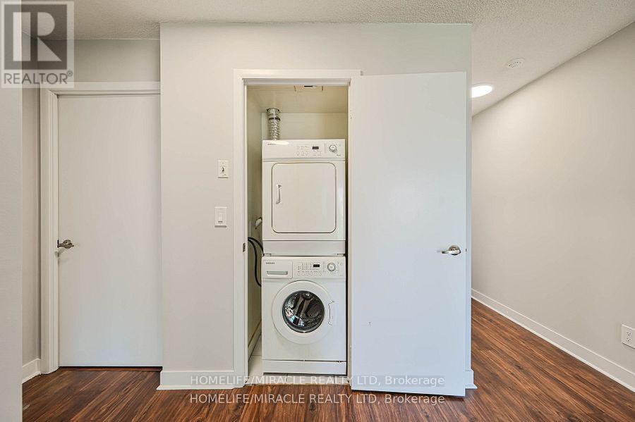 Photo 17 of 1401 155 Legion Road N, Toronto ON