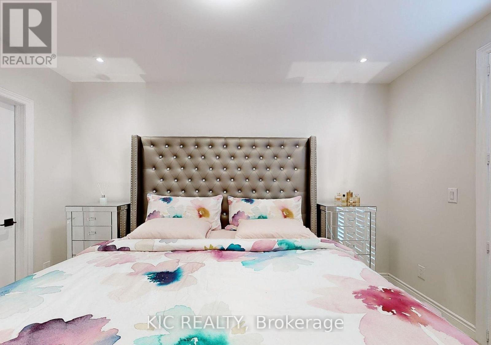 Photo 14 of Main Floor 226 Browndale Crescent, Richmond Hill ON