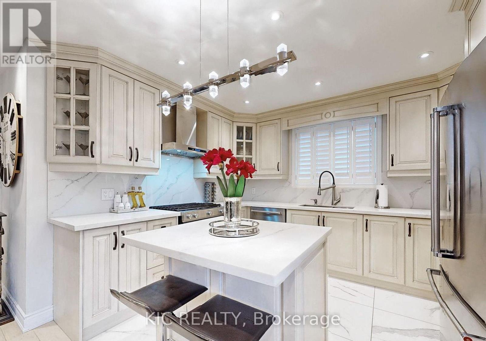 Photo 26 of Main Floor 226 Browndale Crescent, Richmond Hill ON