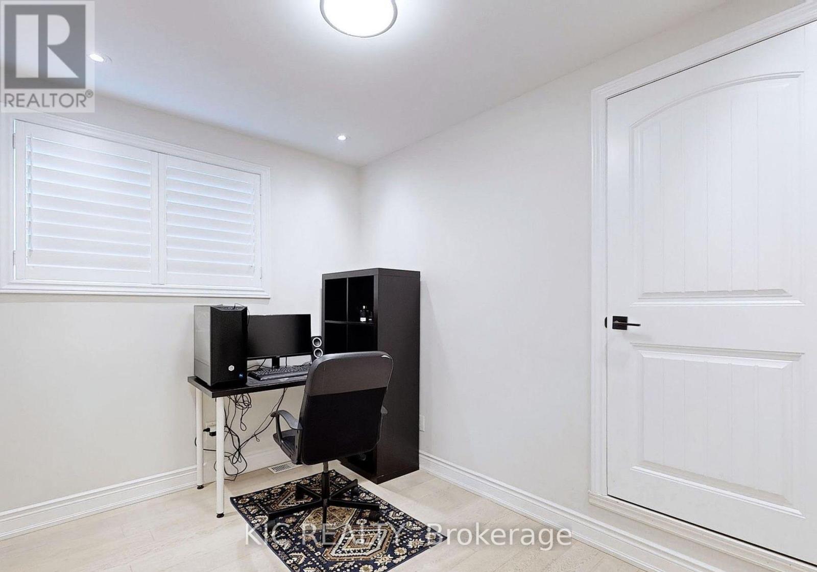 Photo 20 of Main Floor 226 Browndale Crescent, Richmond Hill ON