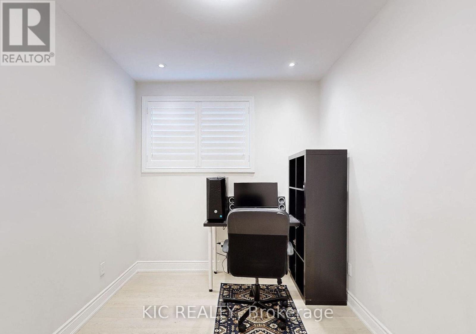 Photo 15 of Main Floor 226 Browndale Crescent, Richmond Hill ON