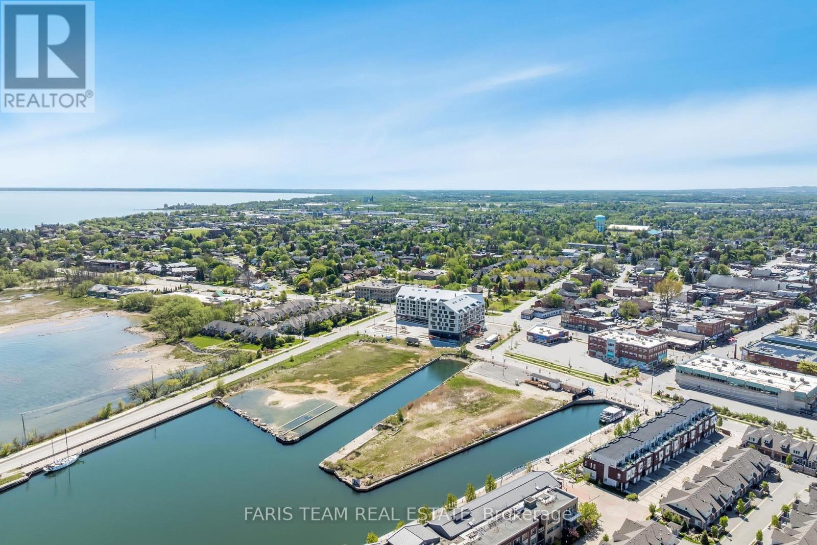 Photo 11 of 412 31 Huron Street, Collingwood ON