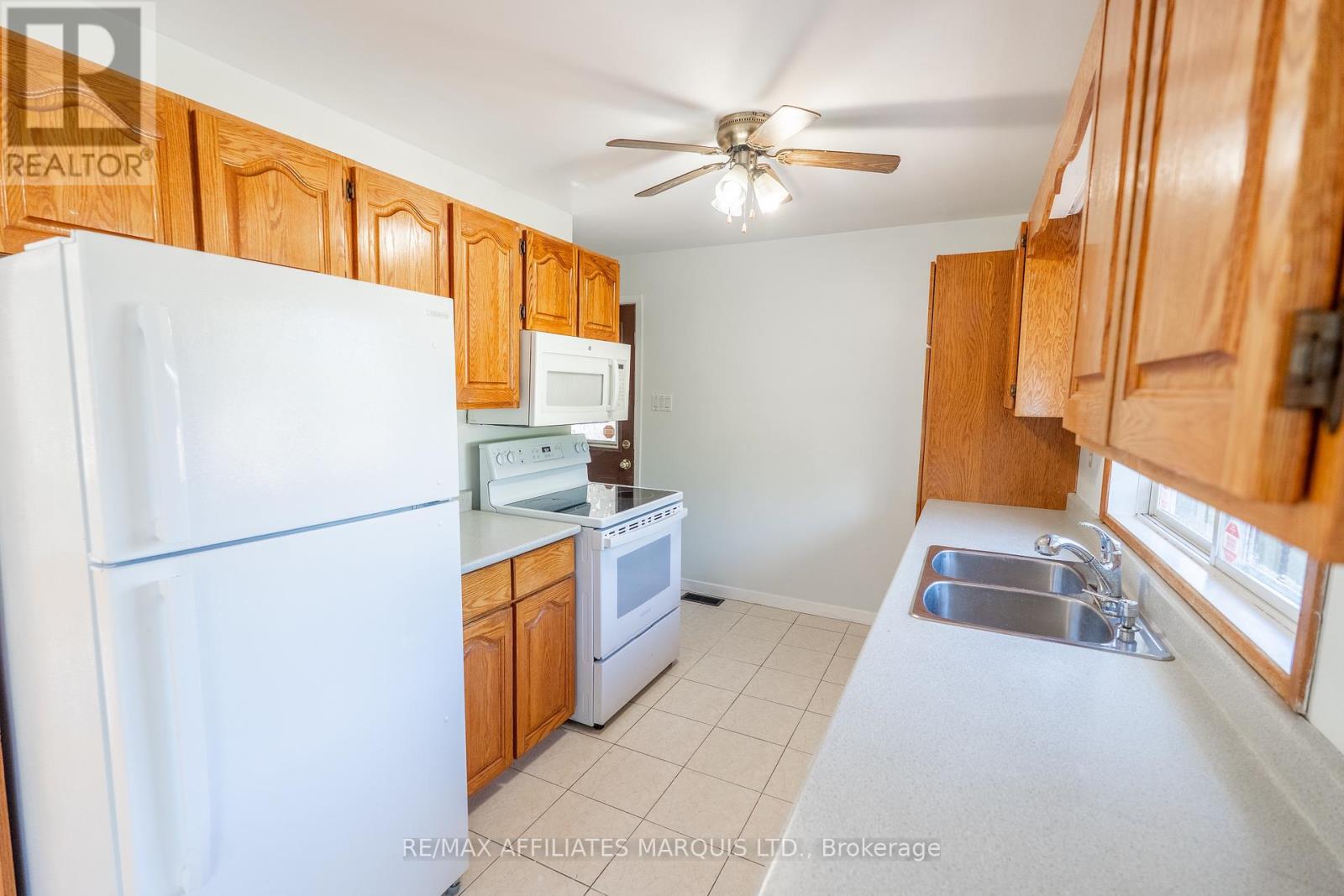 Photo 6 of 1203 Princess Street, Cornwall ON