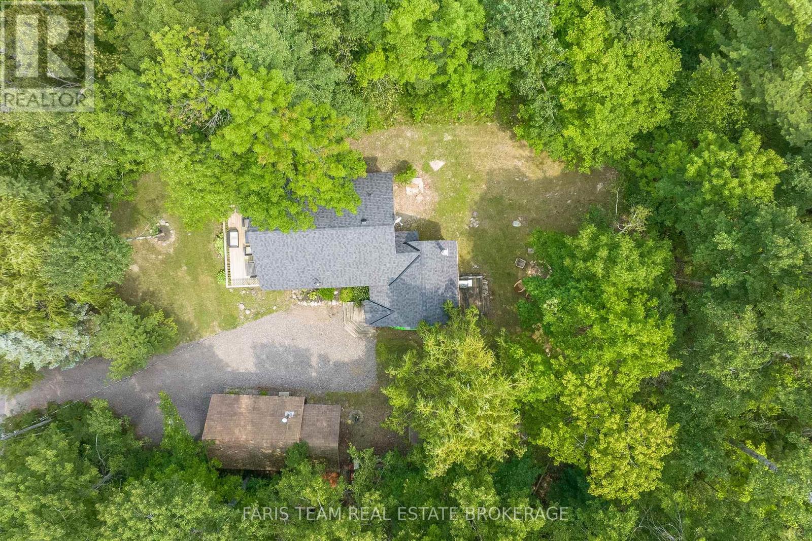 Photo 29 of 457 Silver Birch Drive, Tiny ON