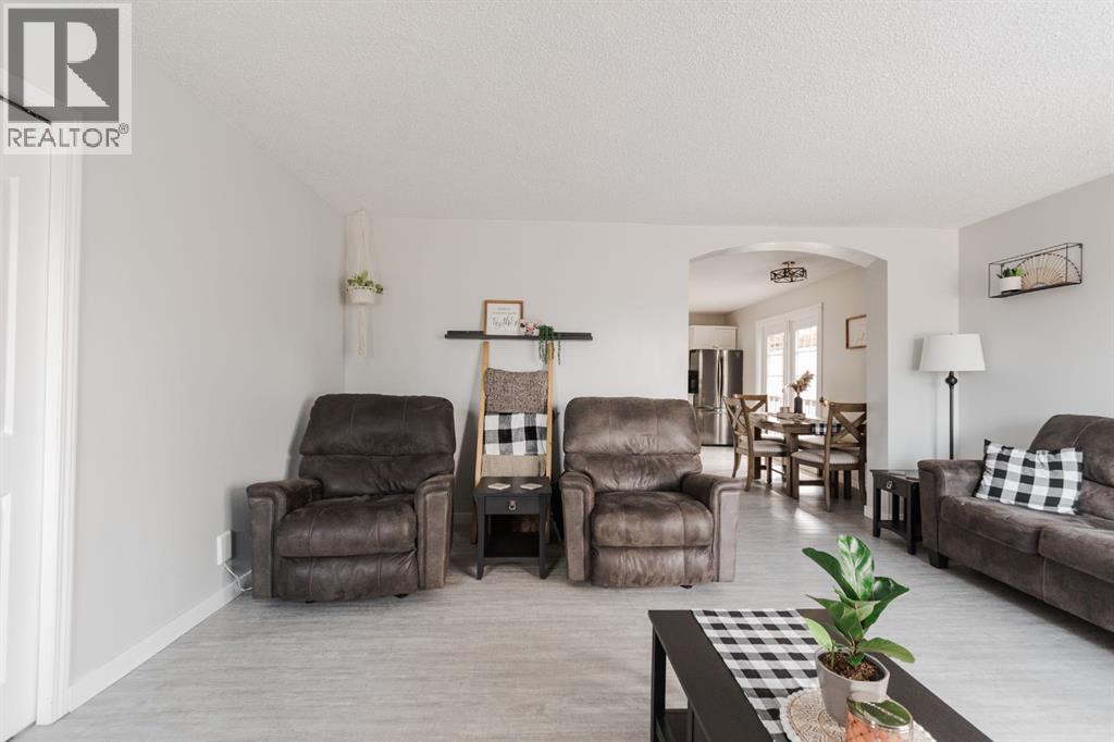 Photo 12 of 208 Silvertip Place, Fort Mcmurray AB