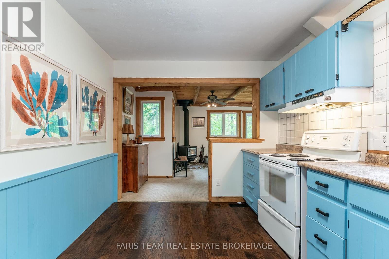 Photo 7 of 457 Silver Birch Drive, Tiny ON