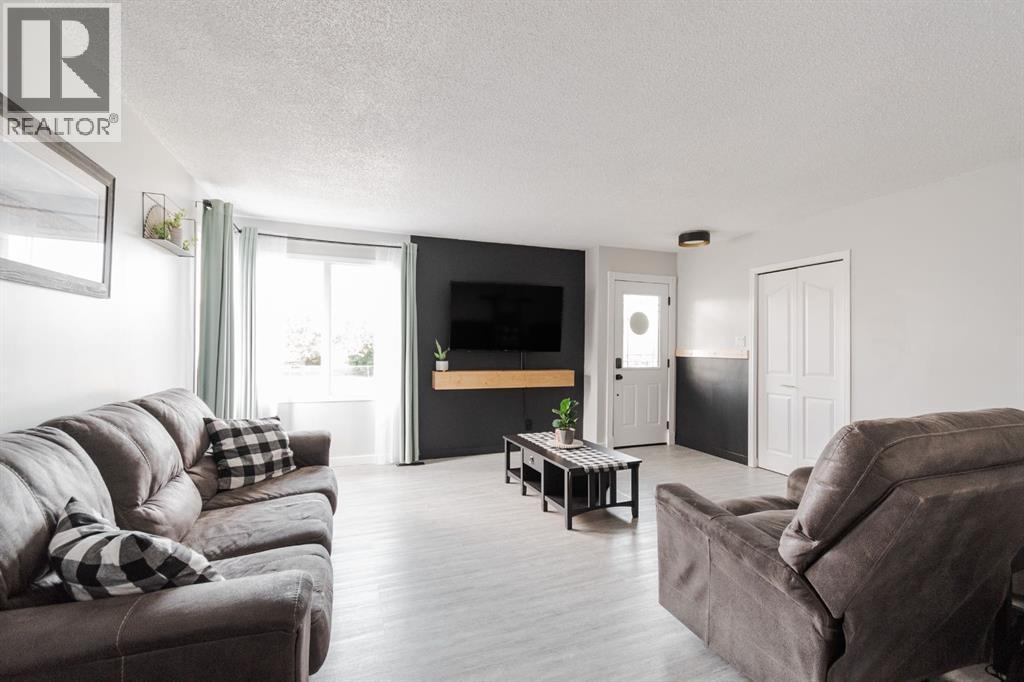 Photo 22 of 208 Silvertip Place, Fort Mcmurray AB