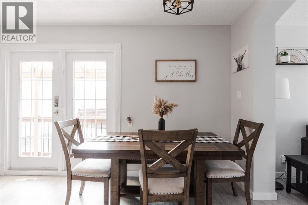 Photo 5 of 208 Silvertip Place, Fort Mcmurray AB