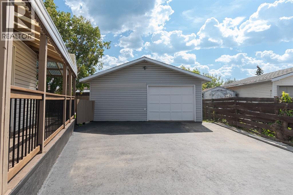 Photo 41 of 208 Silvertip Place, Fort Mcmurray AB