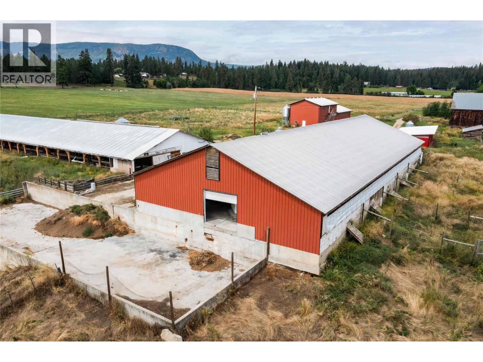 Photo 3 of 4780 Sleepy Hollow Road, Spallumcheen BC