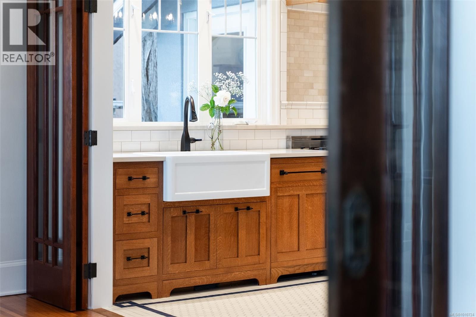  2170 Esplanade, Oak Bay