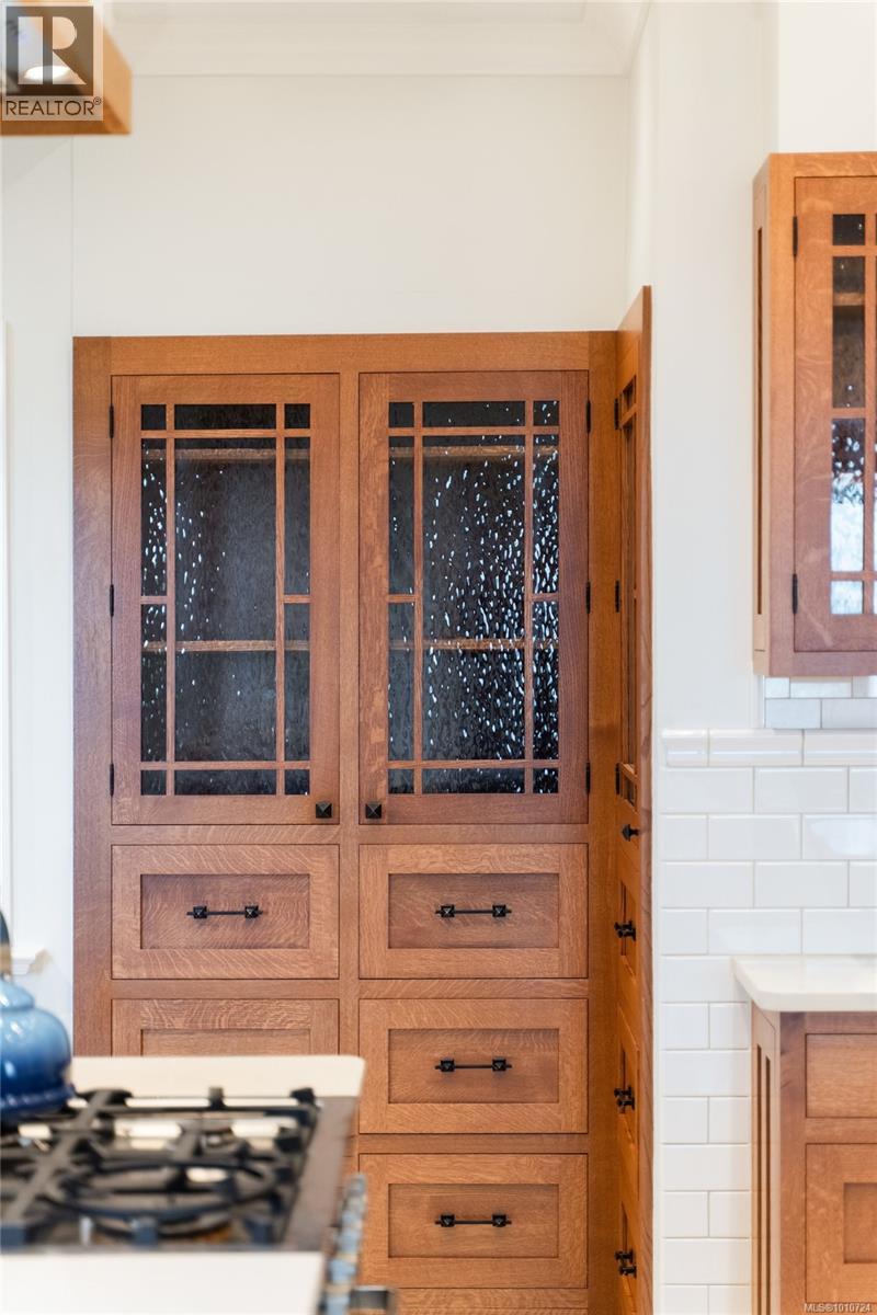  2170 Esplanade, Oak Bay