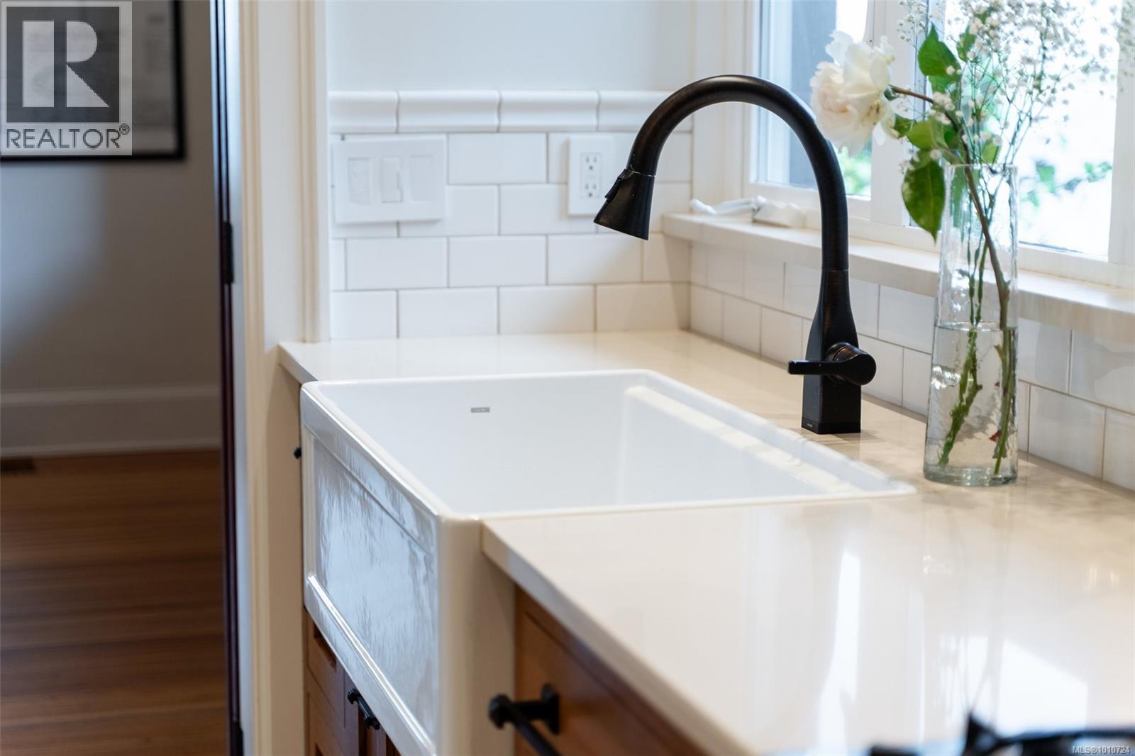 2170 Esplanade, Oak Bay