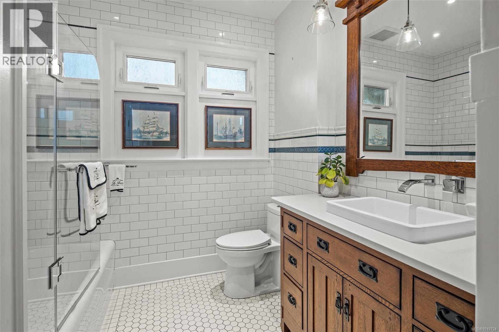  2170 Esplanade, Oak Bay