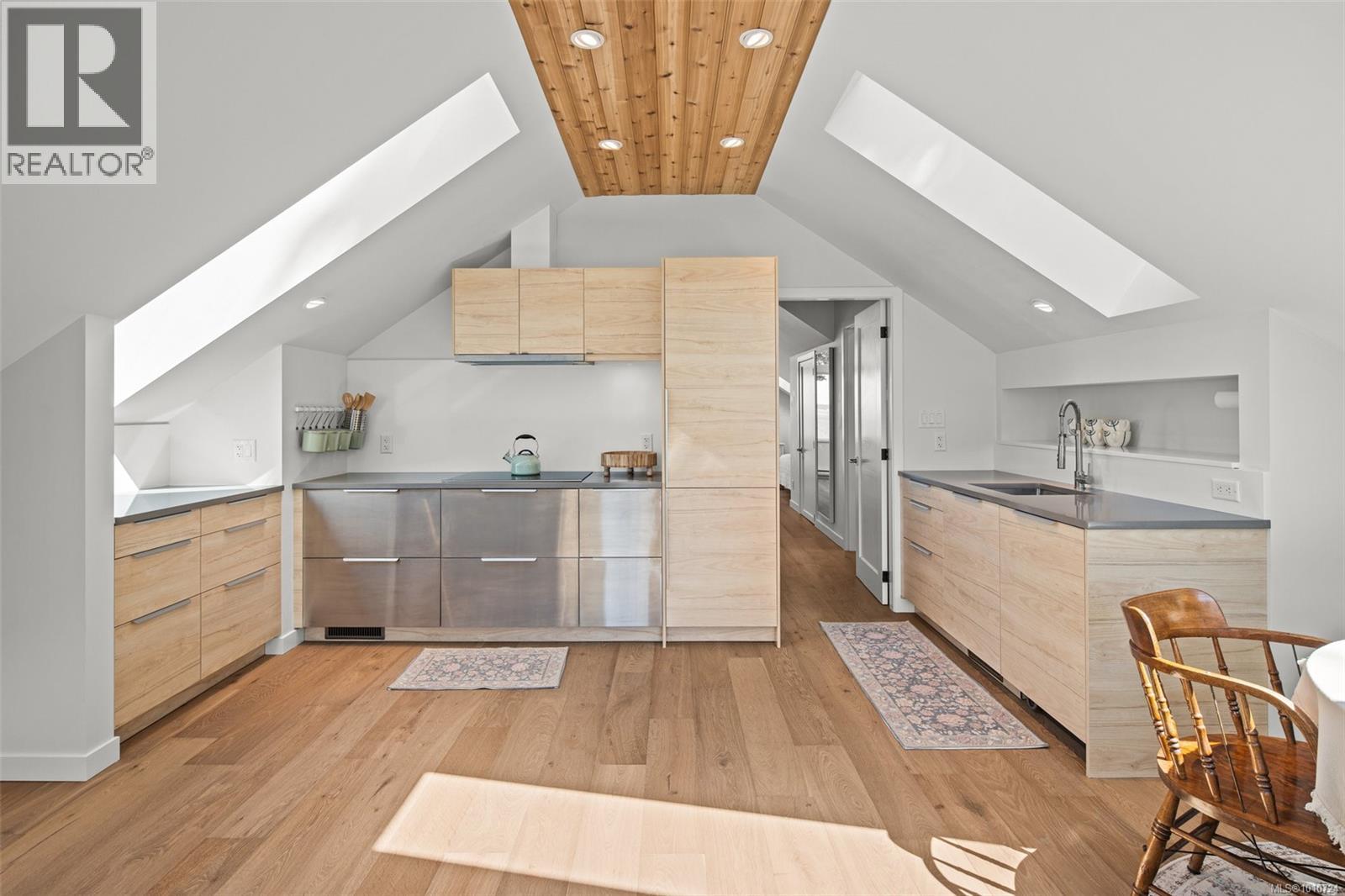  2170 Esplanade, Oak Bay
