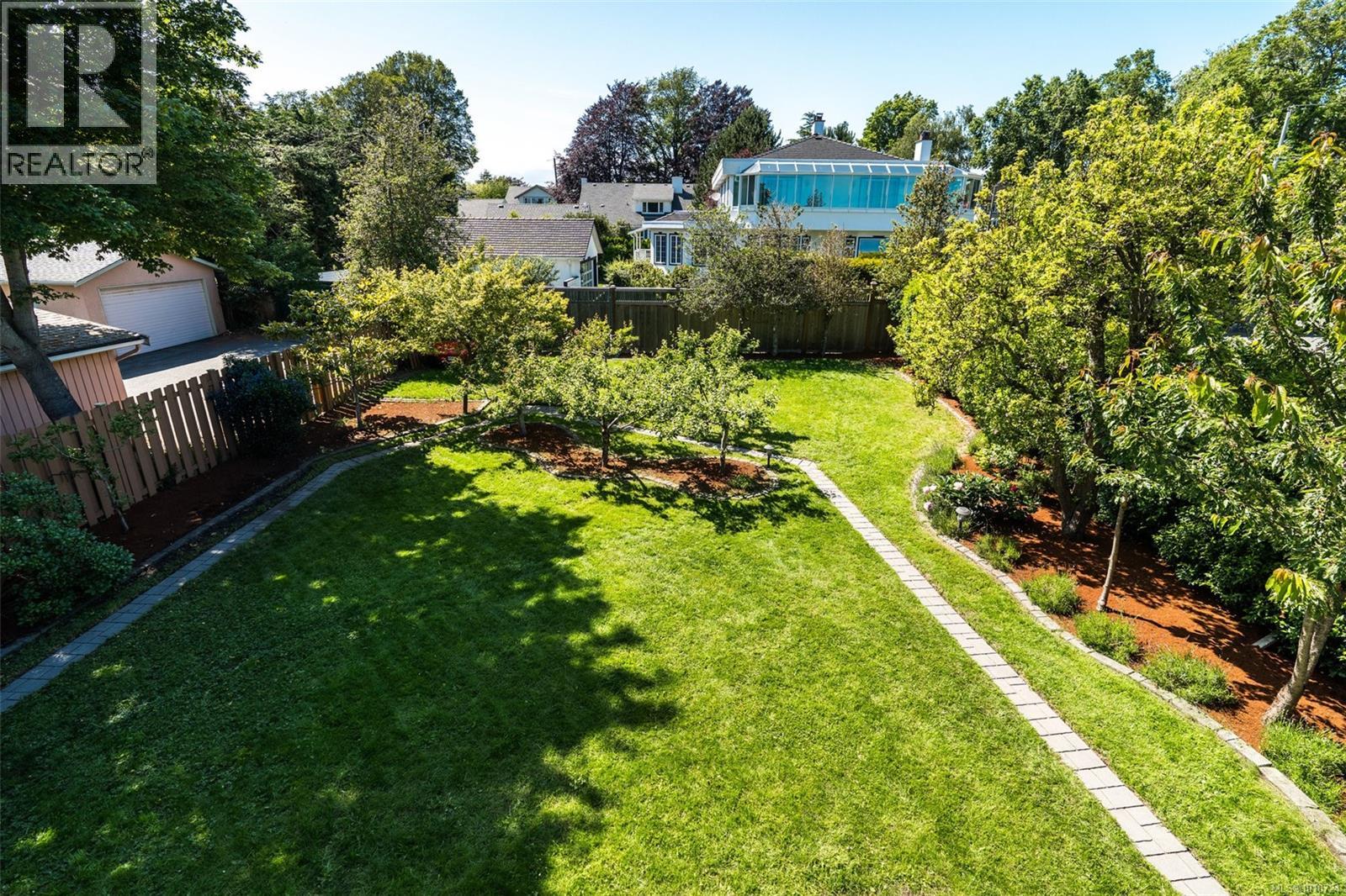  2170 Esplanade, Oak Bay