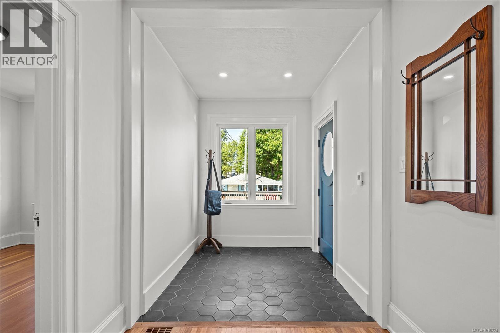  2170 Esplanade, Oak Bay