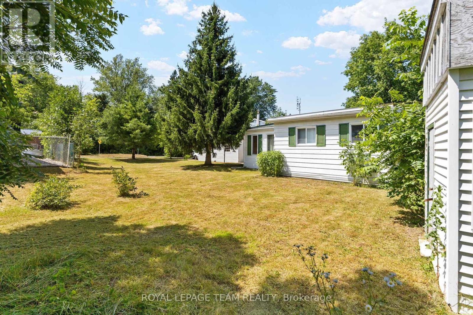 Photo 28 of 967 West Street W, Ottawa ON