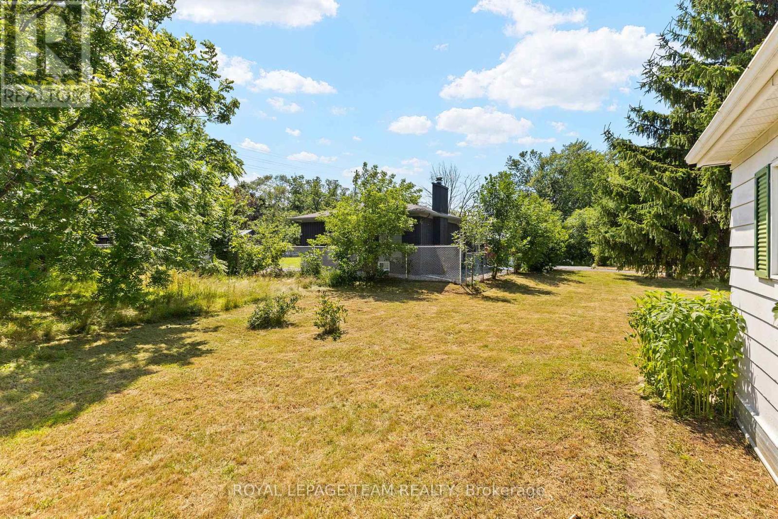 Photo 23 of 967 West Street W, Ottawa ON
