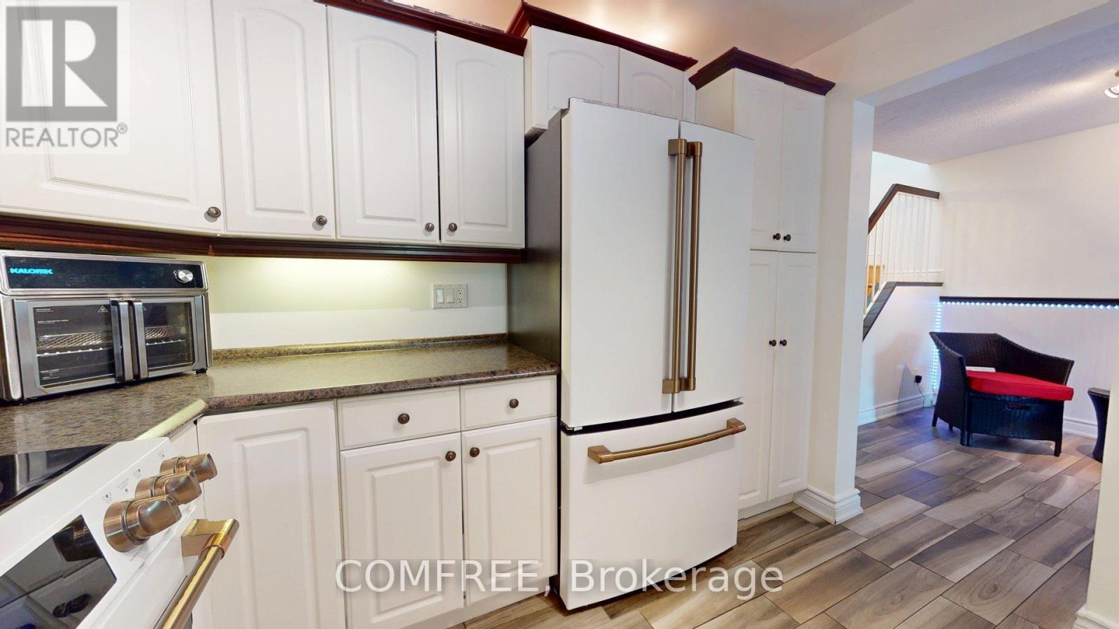 Photo 8 of 100 1145 Derable Place, Ottawa ON