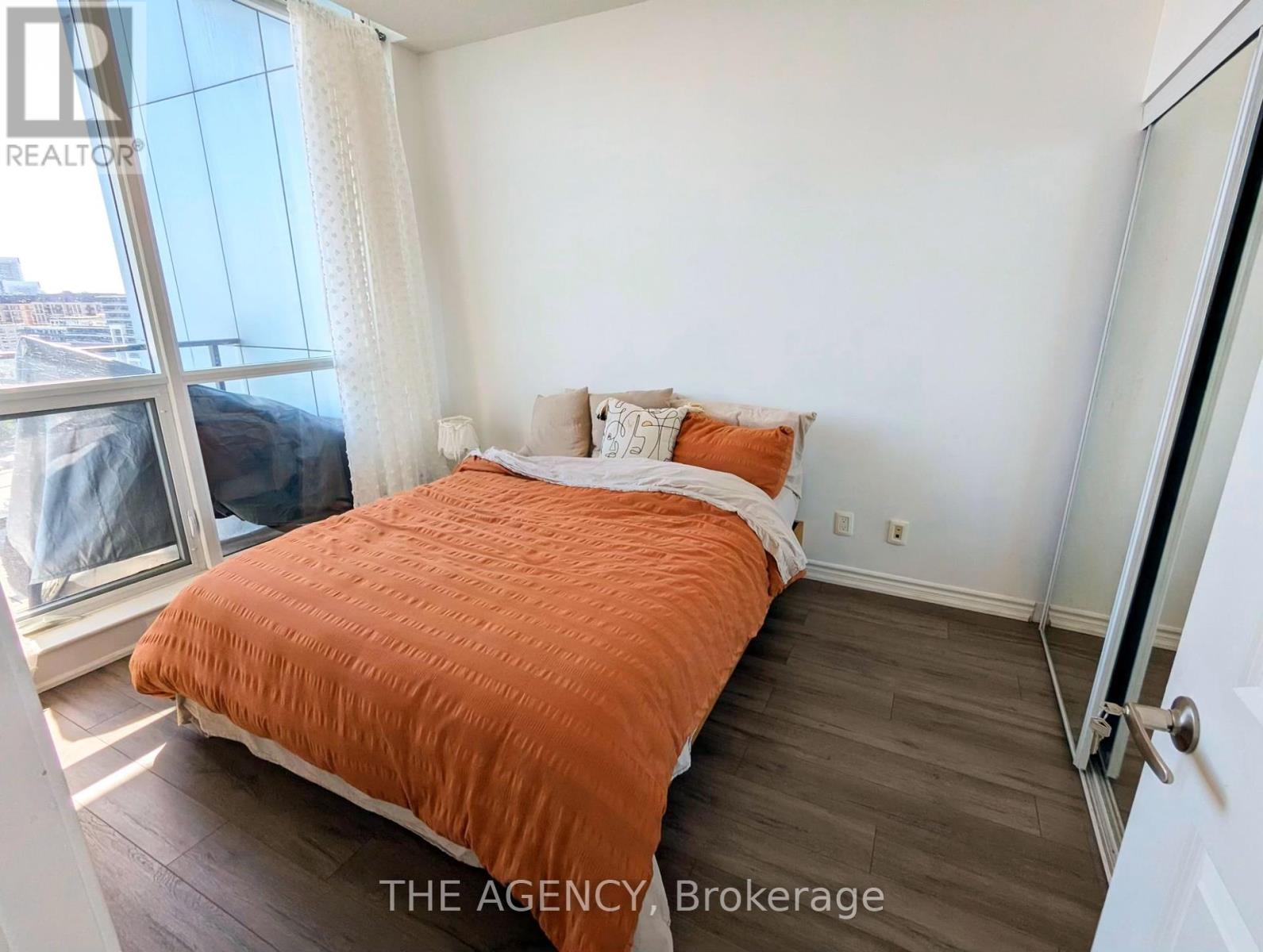 Photo 6 of 738 2885 Bayview Avenue, Toronto ON