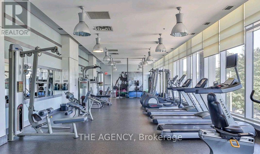 Photo 8 of 738 2885 Bayview Avenue, Toronto ON