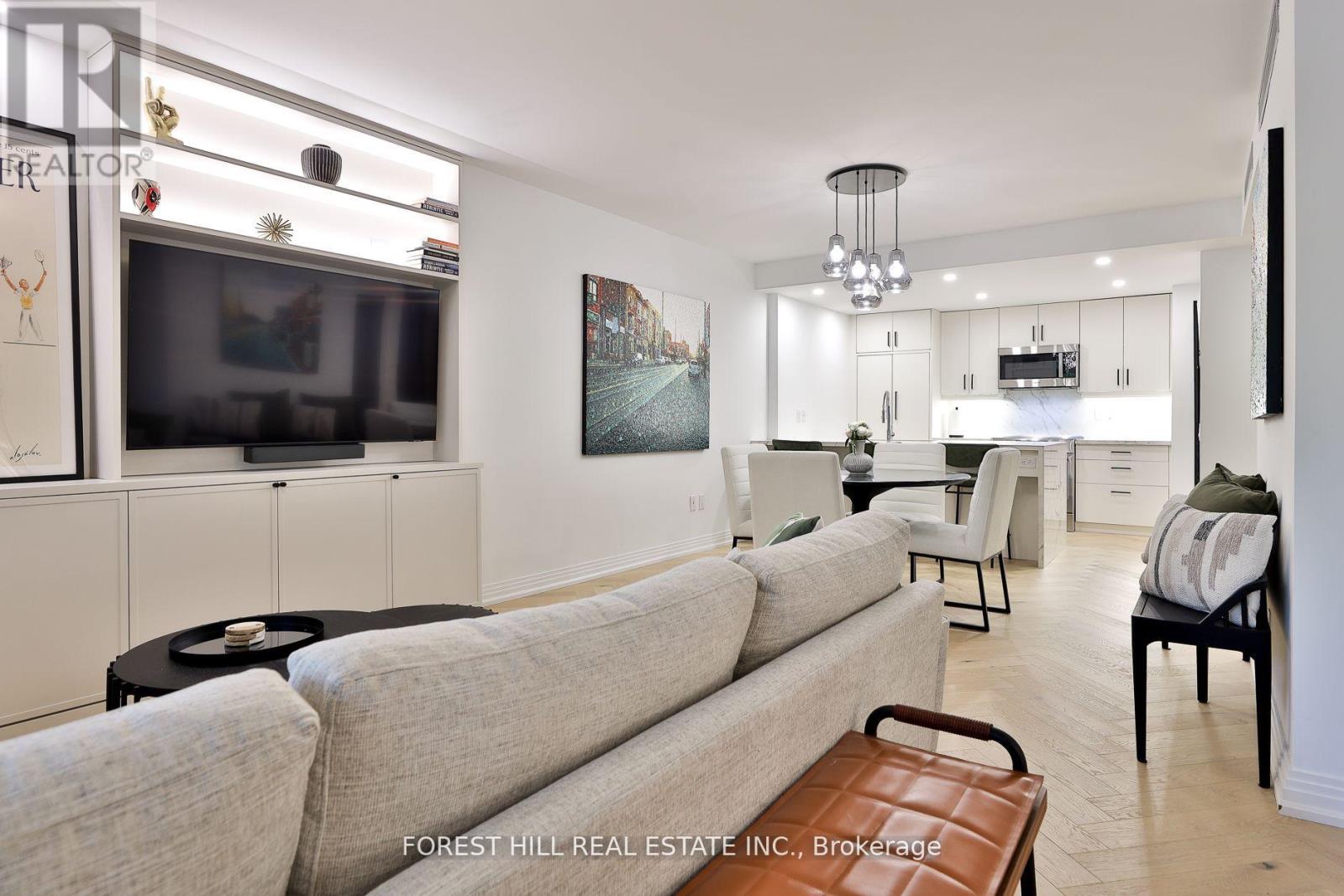 Photo 37 of 129 1 Benvenuto Place, Toronto ON