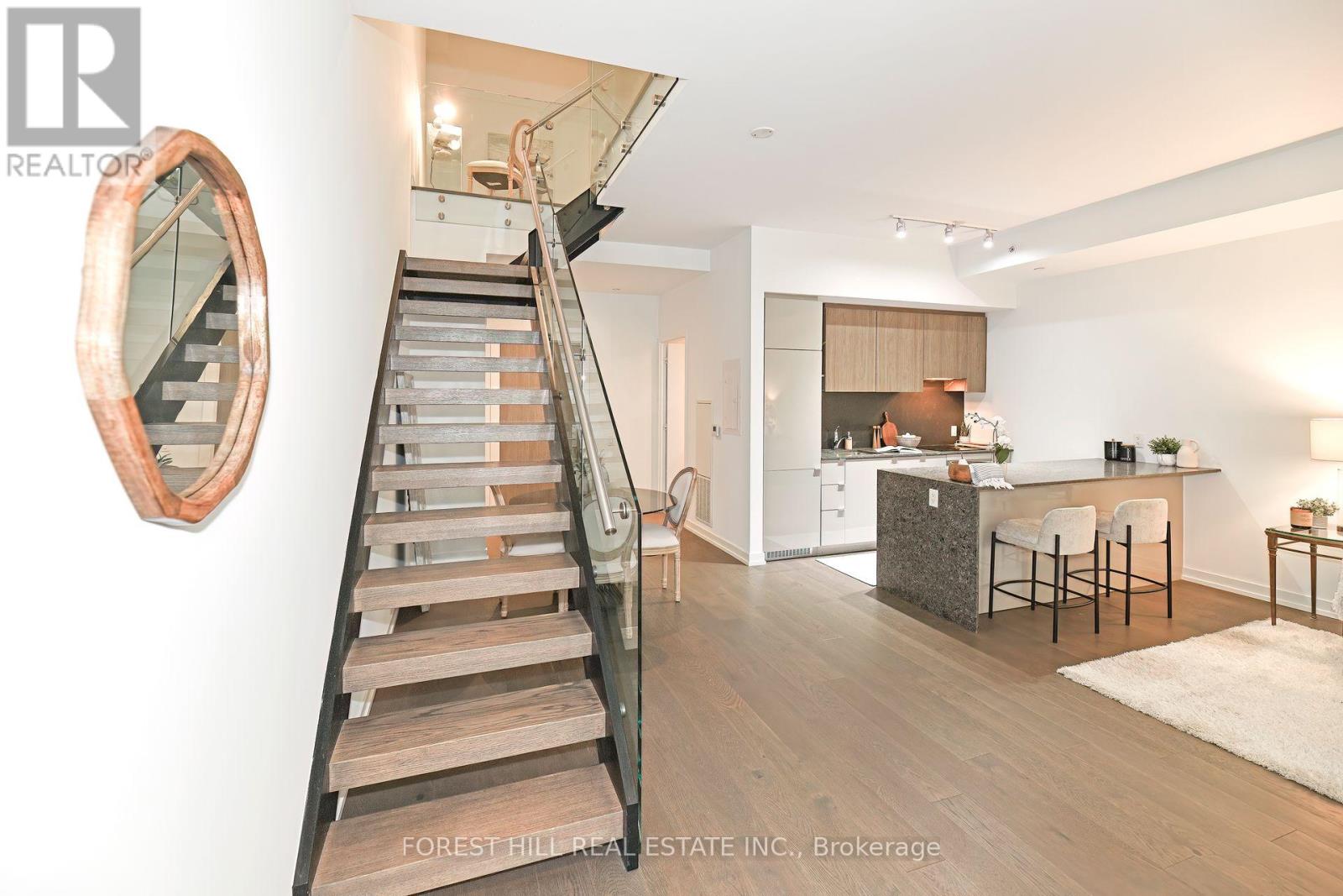 Photo 6 of 102 161 Roehampton Avenue, Toronto ON