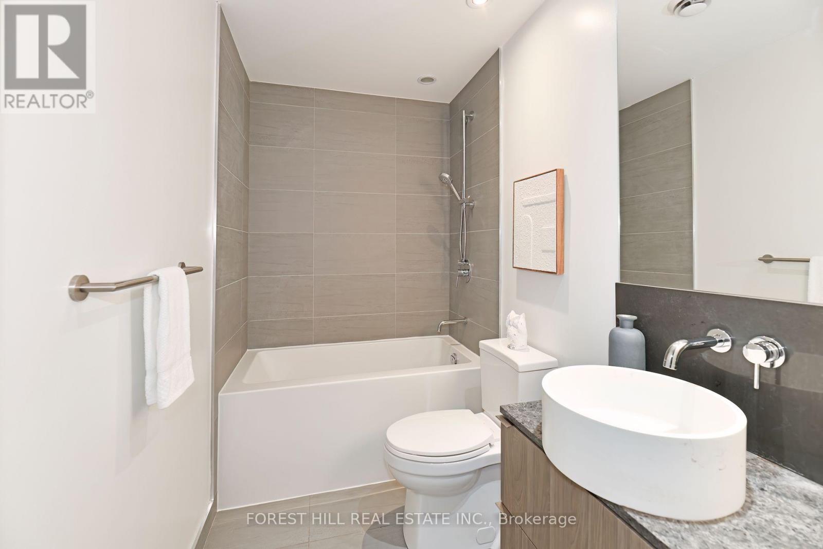 Photo 2 of 102 161 Roehampton Avenue, Toronto ON
