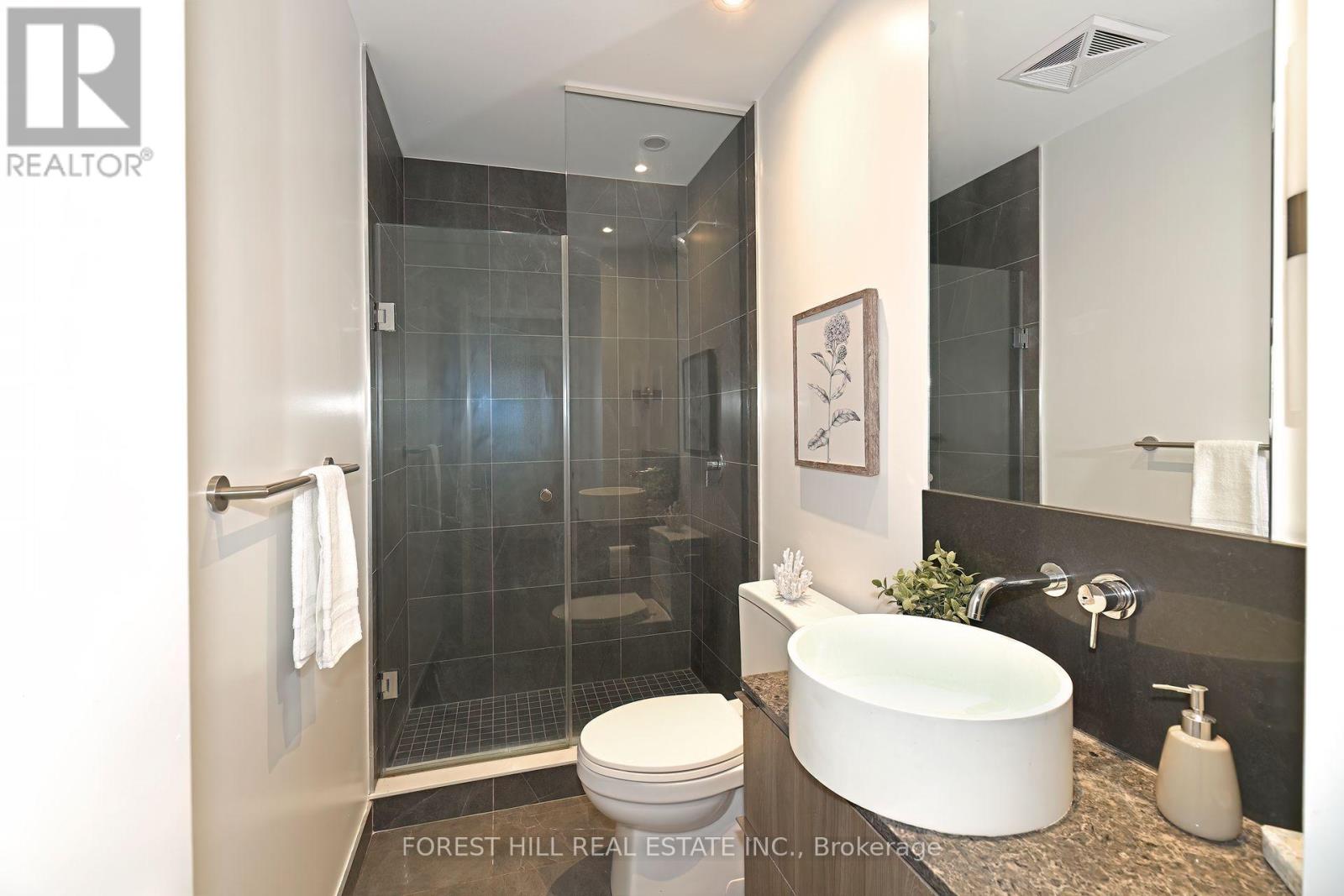 Photo 8 of 102 161 Roehampton Avenue, Toronto ON