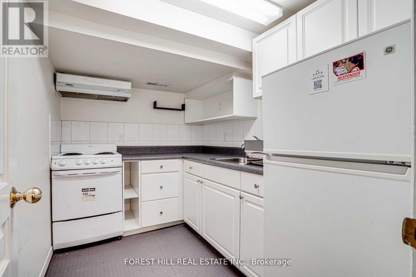 Photo 7 of Lower 9 Coulson Avenue, Toronto ON