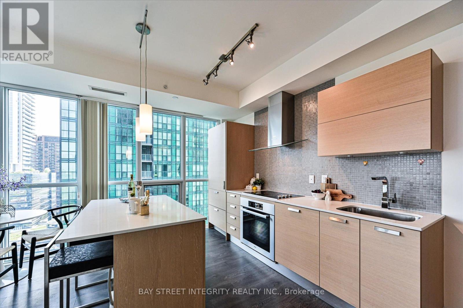 Photo 3 of 1808 11 Bogert Avenue, Toronto ON