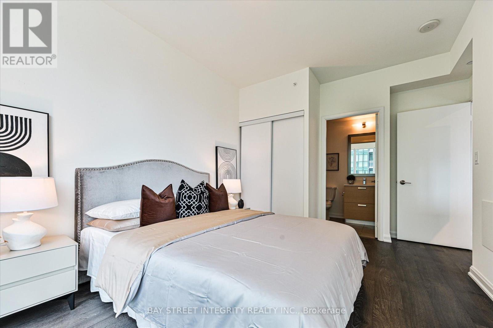 Photo 17 of 1808 11 Bogert Avenue, Toronto ON