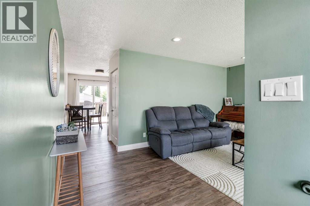 Photo 2 of 4806 60 Ave, Taber AB