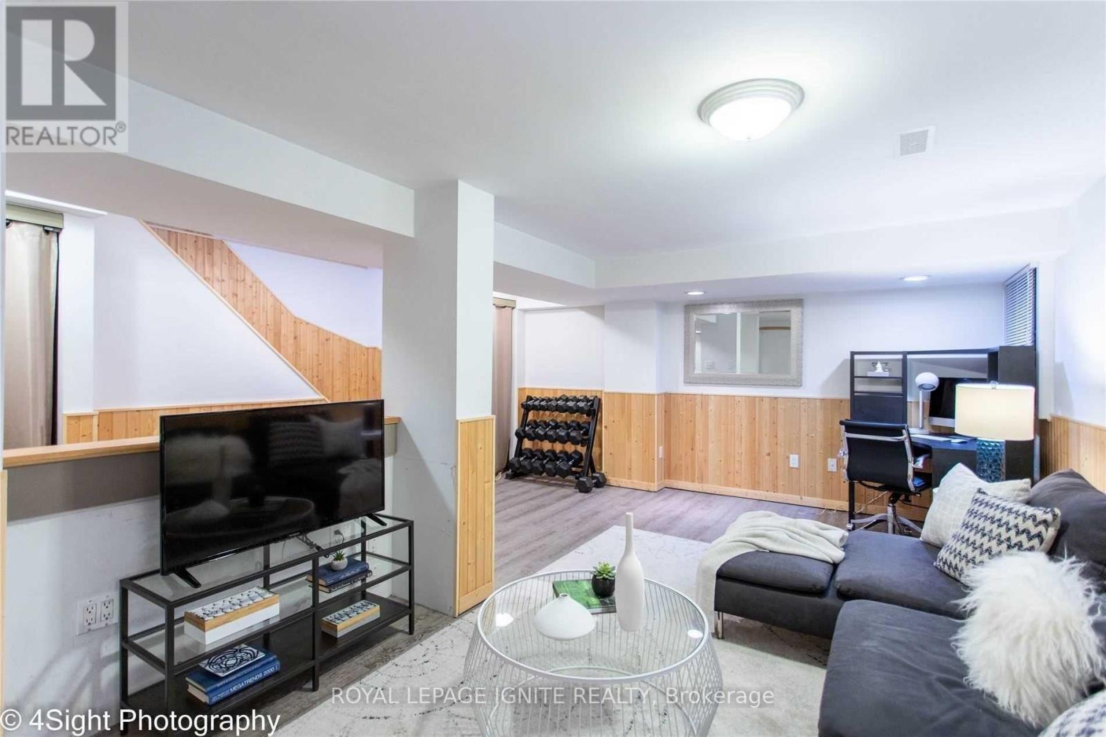 Photo 2 of 10 Bonnycastle Drive, Clarington ON